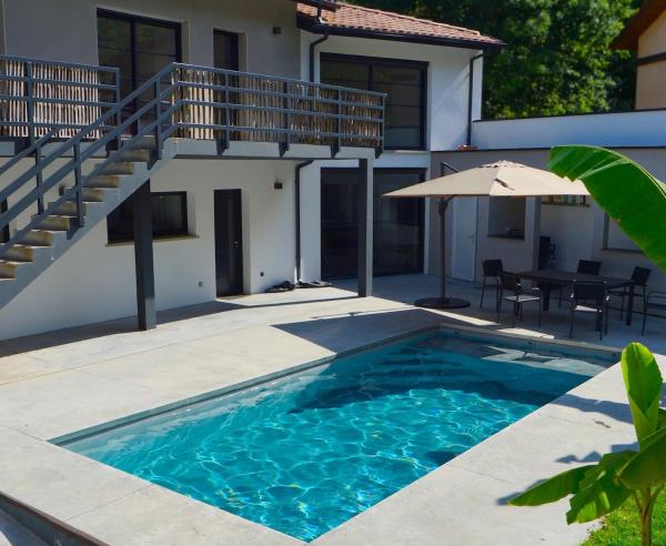 Spacious Luxury Modern Villa With Pool, Beaches And Garden - Frankreich