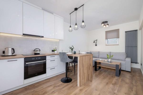 Spacious 2-Bedroom Apartment in the Center of Krakow's Kazimierz district by Noclegi Renters, Kraków