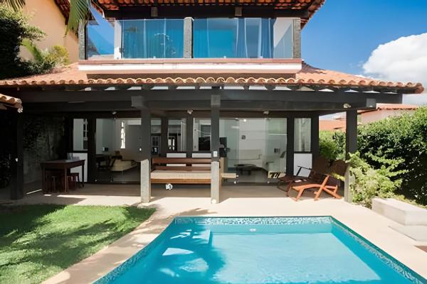A la foto es mostra l'objecte Formidável Casa com Piscina em Cond. situat a la ciutat de Búzios.