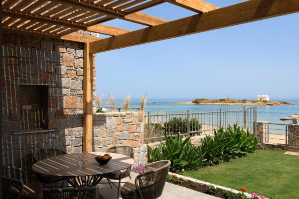 A la foto es mostra l'objecte High Beach Resort situat a la ciutat de Malia.