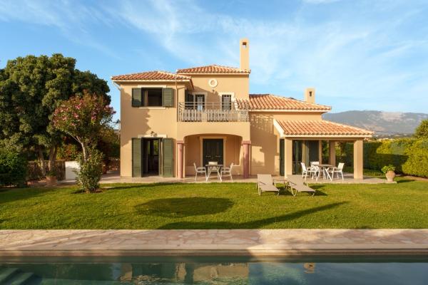 A la foto es mostra l'objecte Villa Haris situat a la ciutat de Argostoli.
