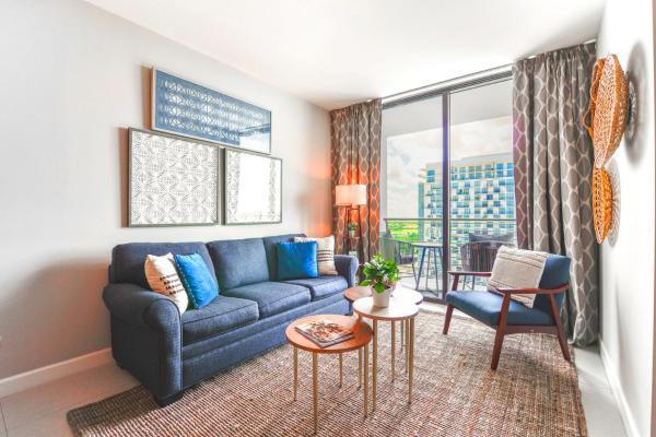 Modern Hotel With Pool & Gym In Prime Doral Location - Doral, FL