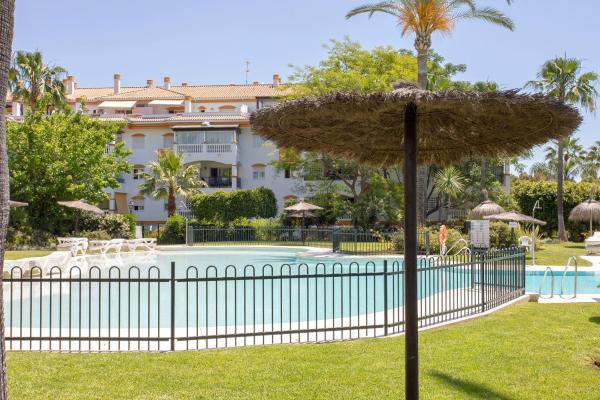 Bright Garden Puerto Banús by Rent Me, Marbella