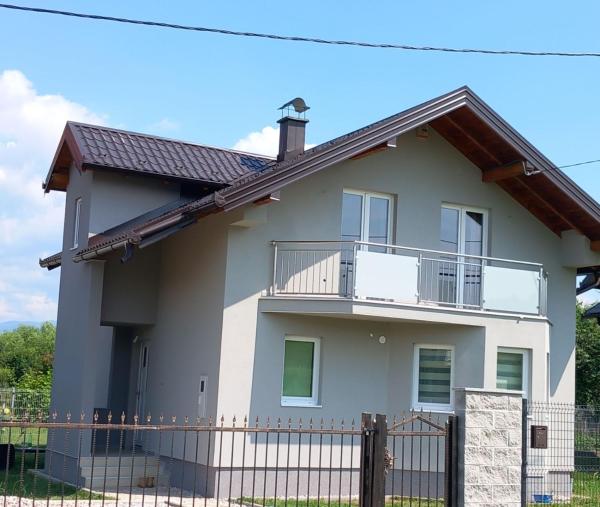 照片显示了位于Vrelo Bosne市的Vila Ambera Sarajevo物件。