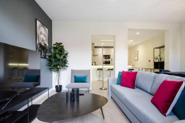 Design apartment in Madrids Downtown - 3BD 2BT, Мадрид