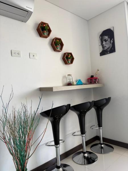 The photo shows the Lindo Apartaestudio located in the city of Ricaurte.