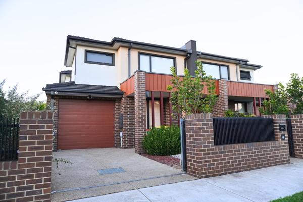 Na zdjęciu widoczny jest obiekt Brand New Home with Private Rooms położony w mieście Tottenham.