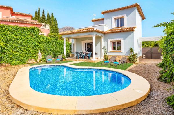 A la foto es mostra l'objecte Villa Jazmin Blanca by Villa Plus situat a la ciutat de Beniarbeig.