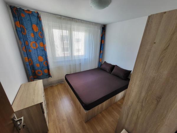 Kuvassa näkyy kohde Studio Veteranilor, joka sijaitsee kaupungissa Bukarest.