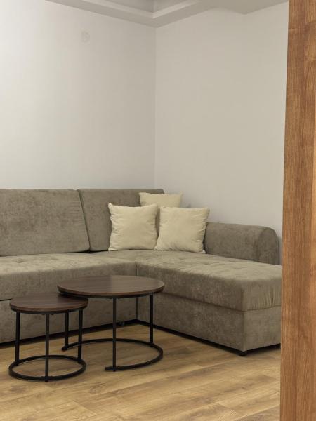 A la foto es mostra l'objecte Jovanoski Apartments situat a la ciutat de Ohrid.