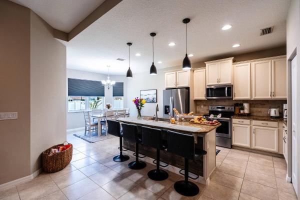 Bilde 5: Spacious with Private Pool Ideal for Families