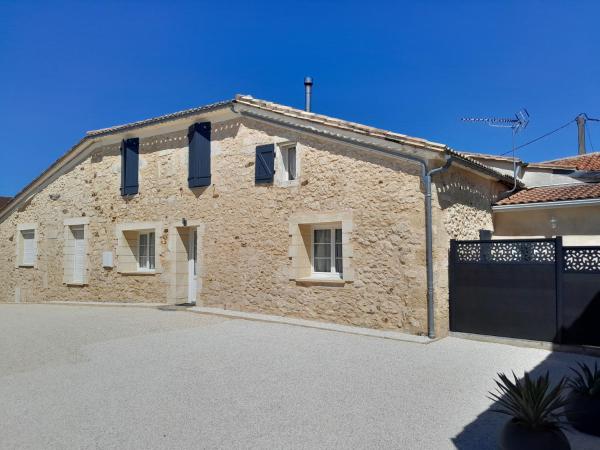 A la foto es mostra l'objecte Gîte 8 personnes situat a la ciutat de Preignac.