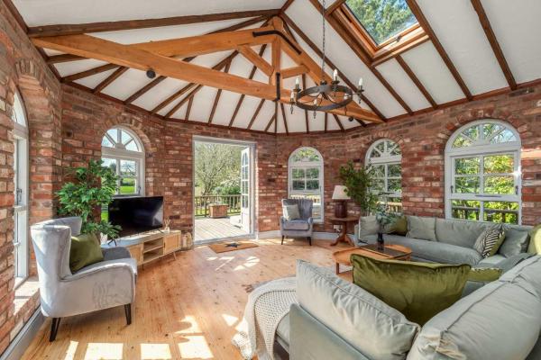 Zdjęcie 2: NEW - Country House, Staffordshire