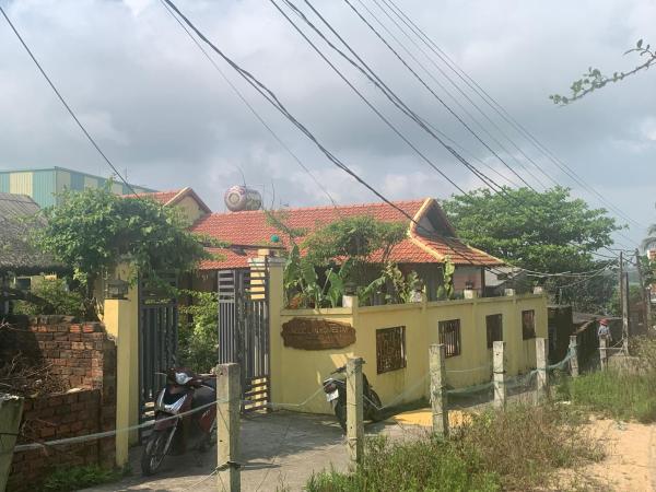 The photo shows the OBI Homestay located in the city of Phú Khê (2).