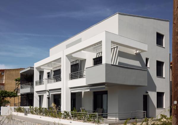 En la foto se muestra el objeto Areti Residential Complex ubicado en la ciudad de Ofrinion.