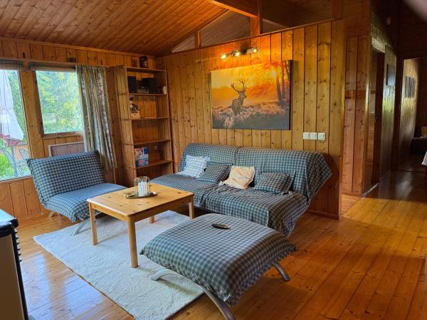 A la foto es mostra l'objecte Ferienhaus Donaublick situat a la ciutat de Willersbach.