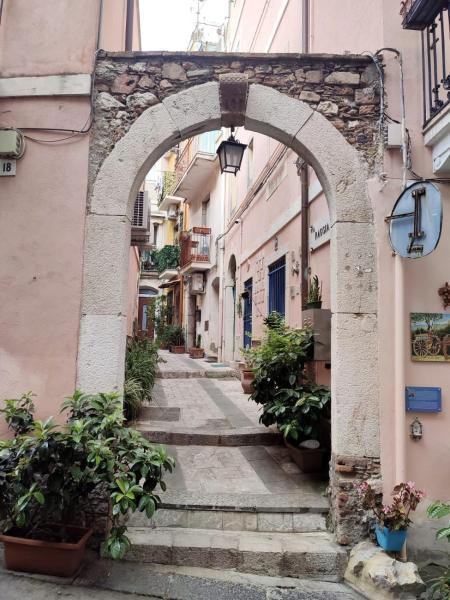 A la foto es mostra l'objecte Archetto House Taormina situat a la ciutat de Taormina.
