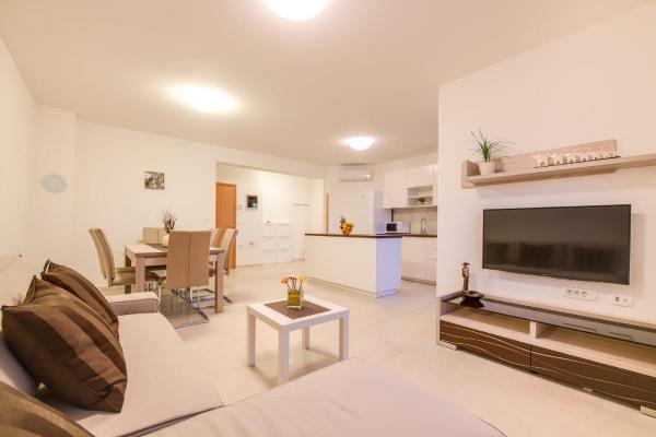 En la foto se muestra el objeto Geräumige Wohnung Mit Zwei Schlafzimmern In Pula ubicado en la ciudad de Veli Vrh.