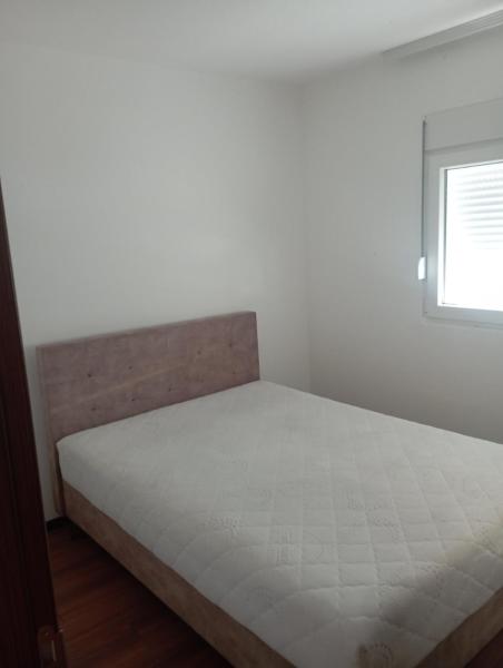 På billedet ses objektet Niagara apartman beliggende i byen Tuzi.