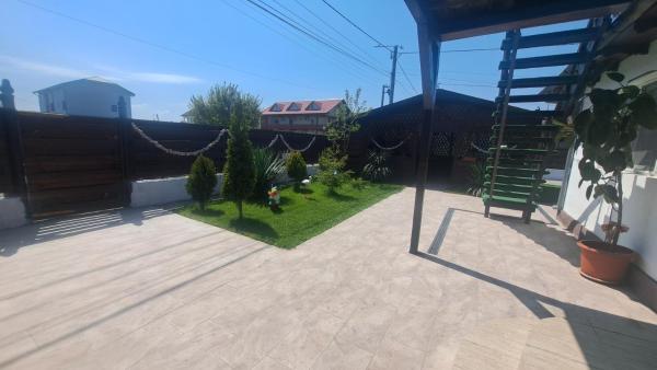 A la foto es mostra l'objecte Pensiunea Nikolas situat a la ciutat de 2 Mai.