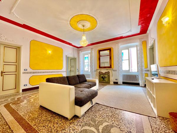 På billedet ses objektet New Italy Luxury Italian Flat in centro storico beliggende i byen Lavagna.