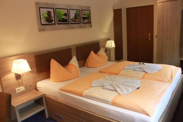 På billedet ses objektet Hotel Deutsches Haus Wolfen OHG beliggende i byen Wolfen.