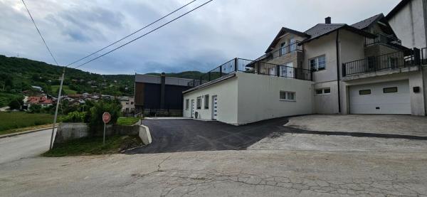 På billedet ses objektet VAL apartmani beliggende i byen Jajce.