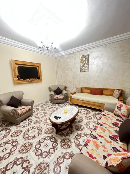Zoubeir's 3BR famille home-near shops&transport in tunis cité ettahrir
