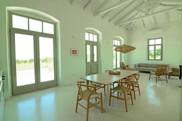 A la foto es mostra l'objecte Island residence situat a la ciutat de Potamós.
