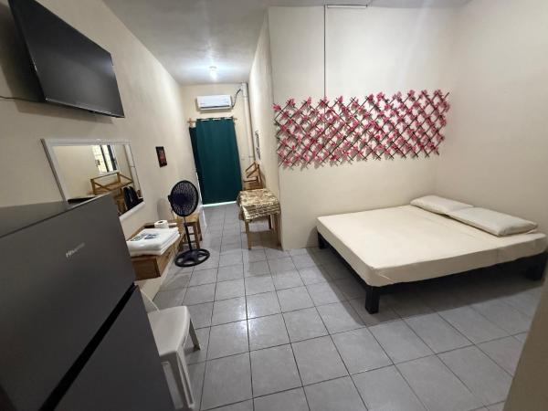 En la foto se muestra el objeto Hotel la ceiba ubicado en la ciudad de Cedro.