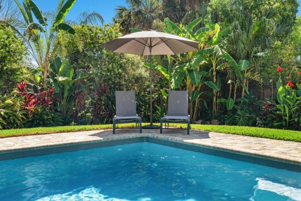 På bildet vises objektet Tropic Bliss l Backyard Oasis l Mins to DNTN som ligger i byen St. Augustine.