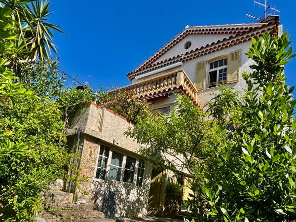 Na fotografii je vidět objekt Villa Tricia Cannes nacházející se ve městě Cannes.