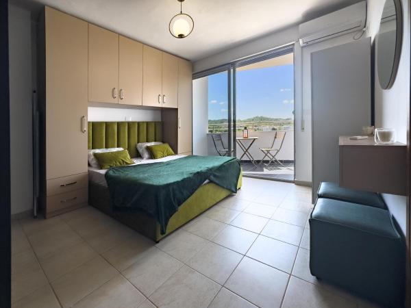 A la foto es mostra l'objecte Eden Apartment situat a la ciutat de Golem.