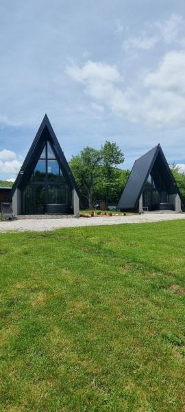 La photo montre l'objet Oaza mira, Brutusi near Bjelašnica situé dans la ville de Ilovice.