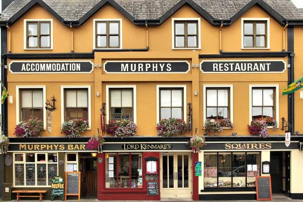 På billedet ses objektet Murphys of Killarney beliggende i byen Killarney.