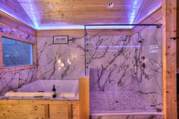 Brand New Luxury Cabin Full Of Amenities - Clarkesville, GA