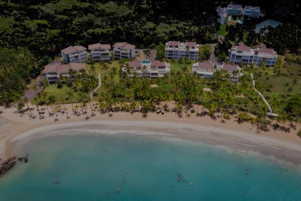Na foto é possível ver o objeto Luxury Beachfront 2BR Apt -Prime Location in Playa Bonita localizado na cidade de Las Terrenas.