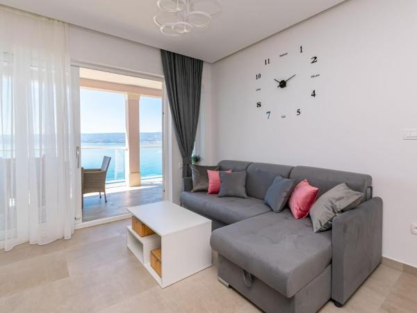 Apartments Hope Dugi Rat - Three-bedroom Apartment With Jacuzzi Stanko - Omiš