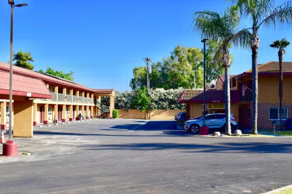 Foto 1: Super 8 by Wyndham Visalia