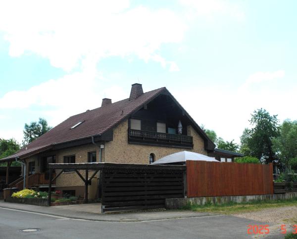 The photo shows the Ferienwohnung in Sponsheim located in the city of Laubenheim.