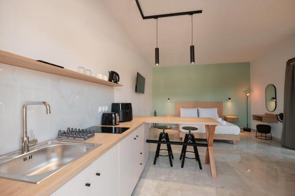Na fotografii je vidět objekt Selini's Cape Drastis Trail Apartments nacházející se ve městě Melíssia.