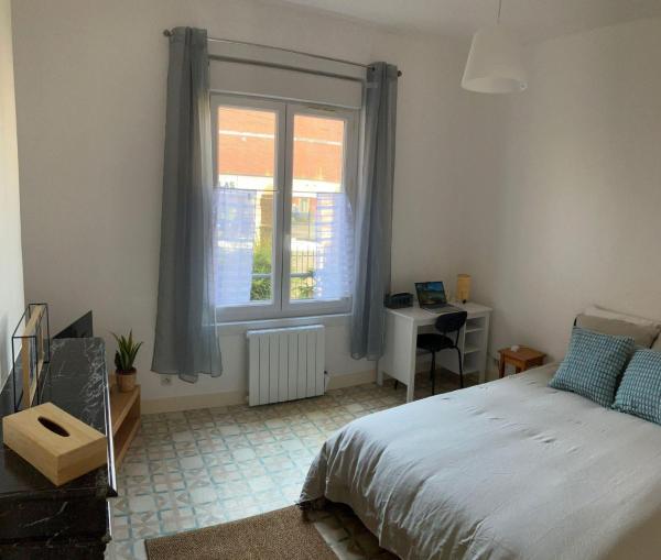 A la foto es mostra l'objecte La cabine des docks situat a la ciutat de LʼEure.