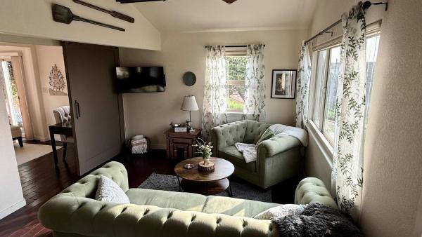 A la foto es mostra l'objecte Mountain Lake Retreat situat a la ciutat de Larkspur.