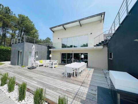 På billedet ses objektet Villa Californie avec piscine près du circuit des 24H beliggende i byen Changé.