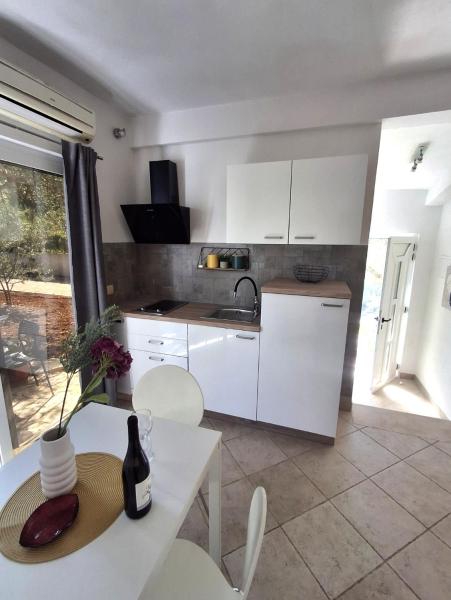 Studio Apartman Albina - Arbanija