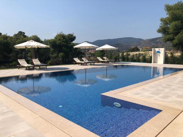 A la foto es mostra l'objecte Villa Kleopatra situat a la ciutat de Athíkia.