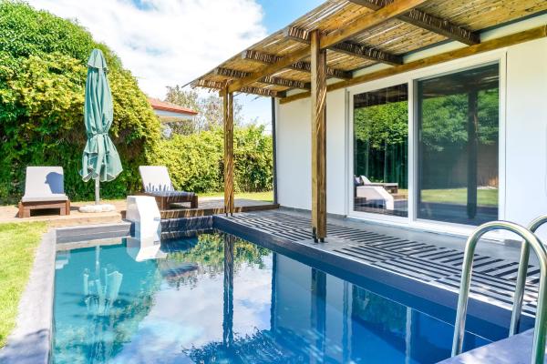 Rafaelo Pool Side Villas - ハルキディキ