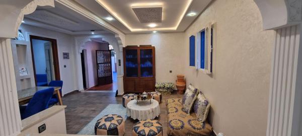 Auf dem Foto ist das Objekt Blue House in der Stadt Briech zu sehen.