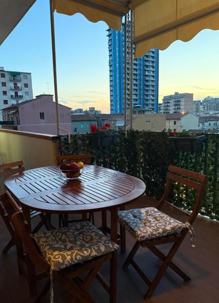A la foto es mostra l'objecte Casa Molly situat a la ciutat de Follonica.
