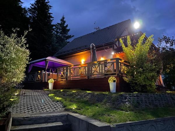 Na zdjęciu widoczny jest obiekt Eden nad Lubie Linowno położony w mieście Linowo.
